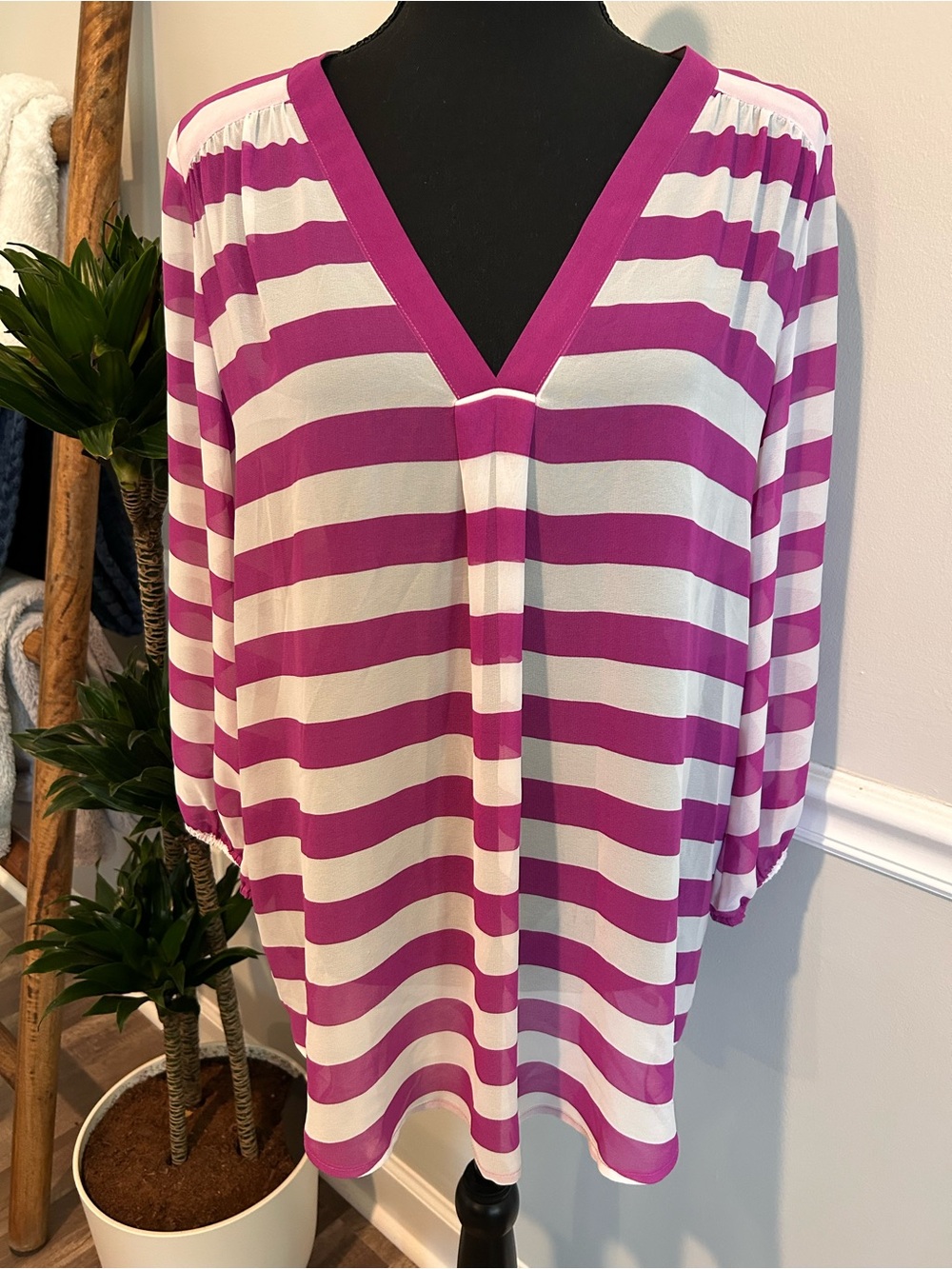 LOFT Magenta and White Striped V-Neck Long Sleeve Tee Size M